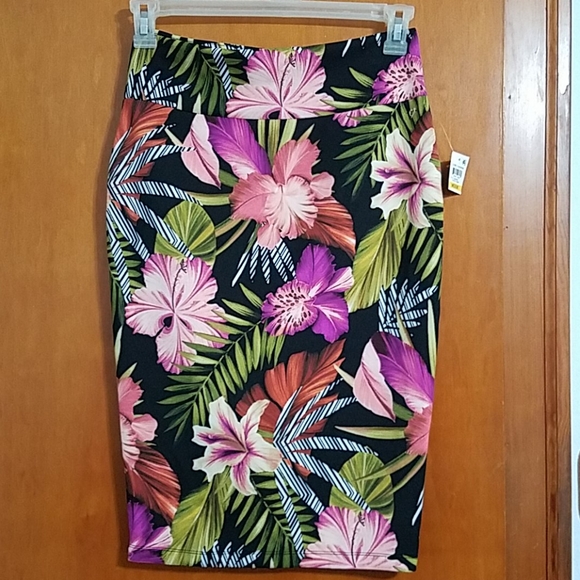 Thalia Sodi Dresses & Skirts - NWT Thalia Sodi comfort waist pull on pencil skirt